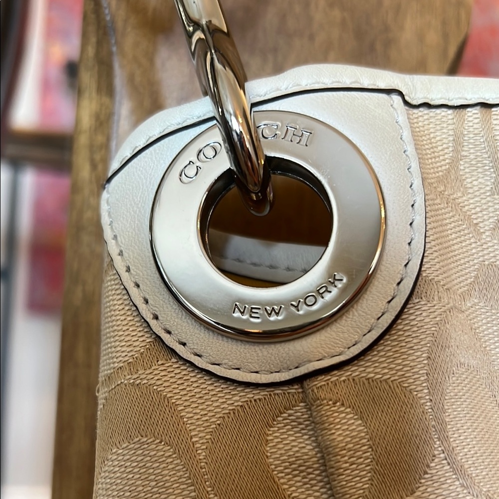 Coach Cream and White Signature Tote Bag - Picture 5 of 11